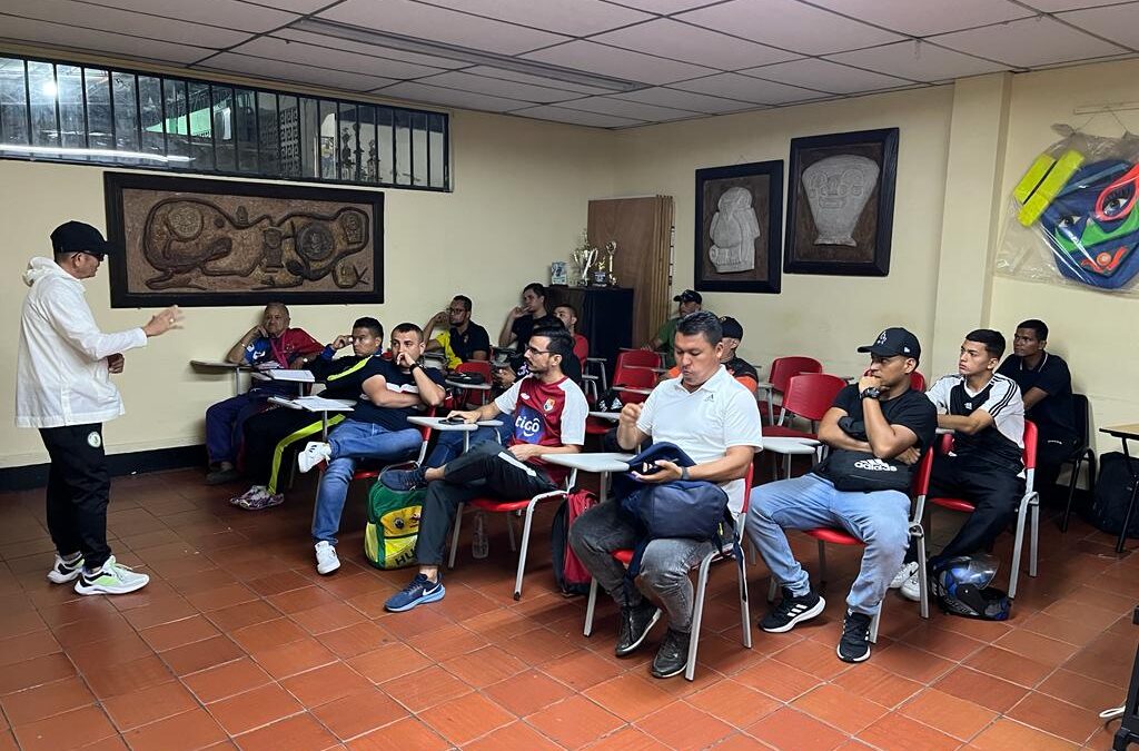 Liga de Fútbol lideró conversatorio pensando en el 2024